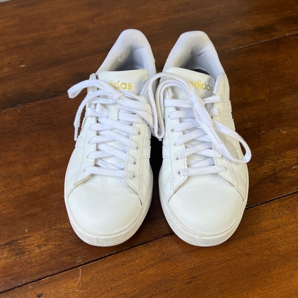 Adidas Grand Court 2.0 Women’s White Tennis Sneakers Size 6 Gold Logo